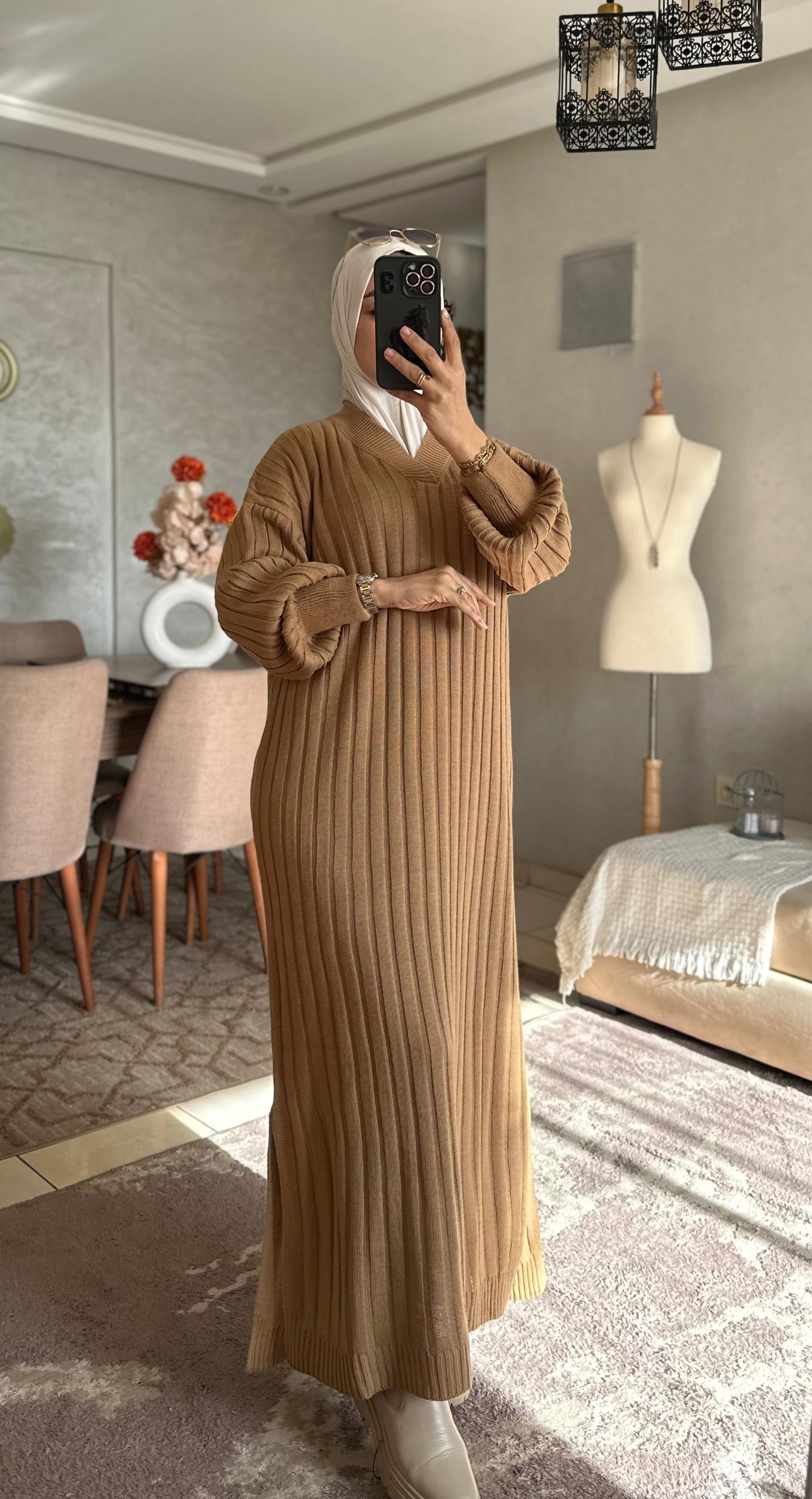 Robe en laine à col V